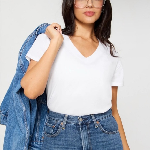 Women’s Fabletics 100% Cotton V-Neck Tee, White, Small - Picture 1 of 6